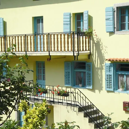 Authentic Traditional Soca Valley Holiday home *
